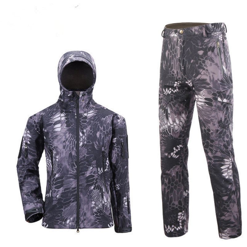 Soft shell suit